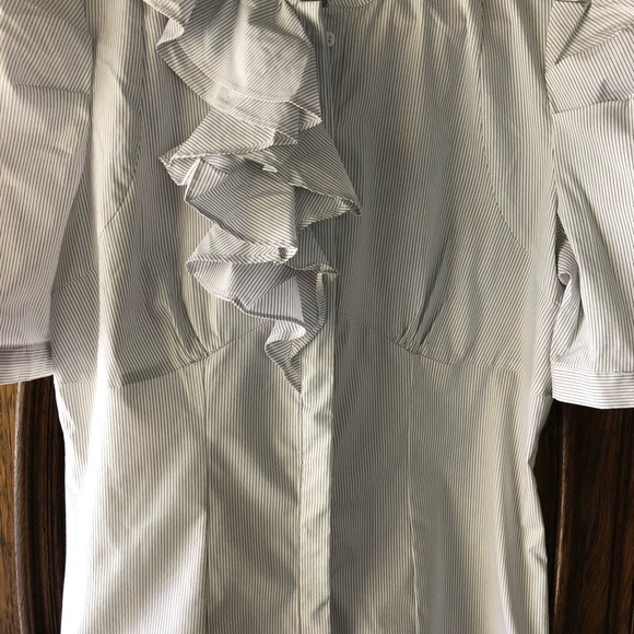 ✈️White and black Blouse with ruffles - Picture 4 of 4